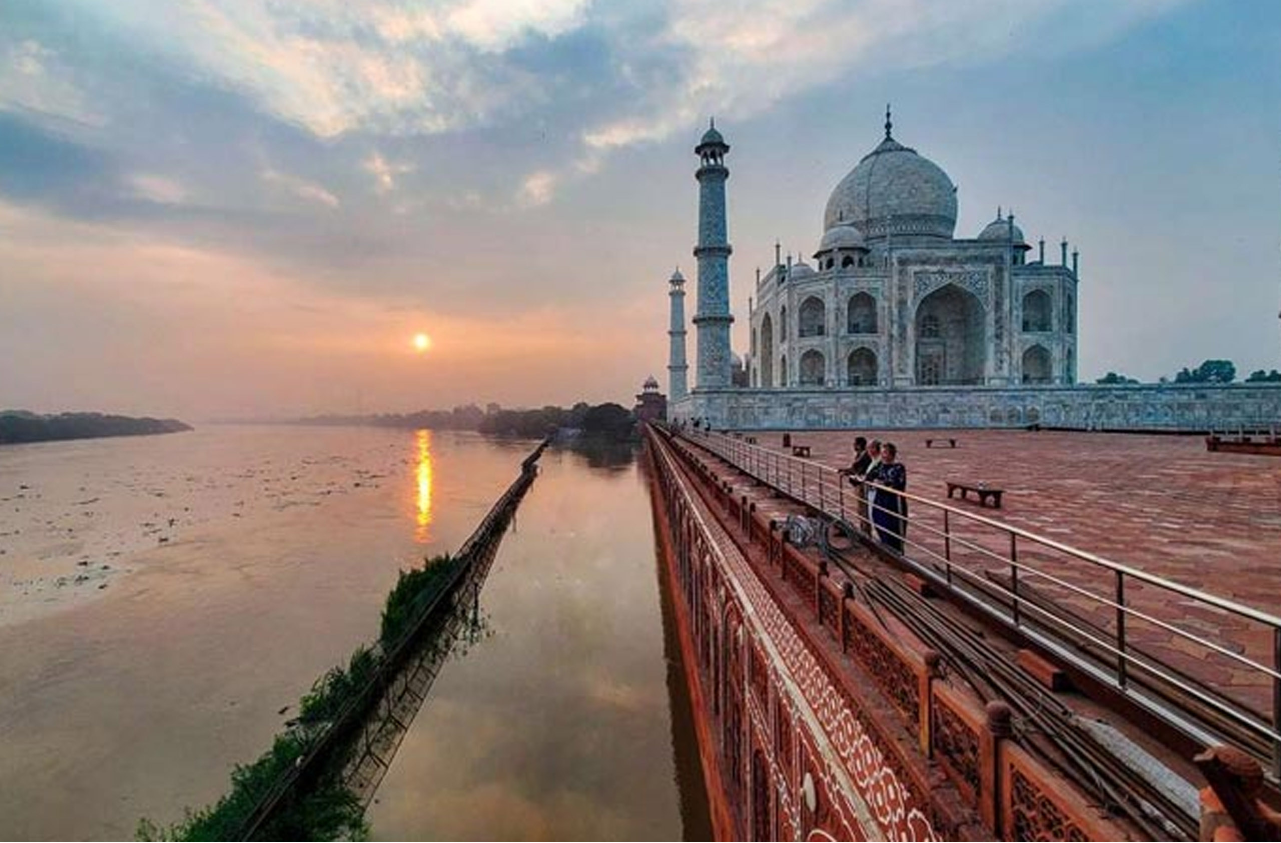 Taj-Mahal-Sunrise-Tour-from-New-Delhi-Airport